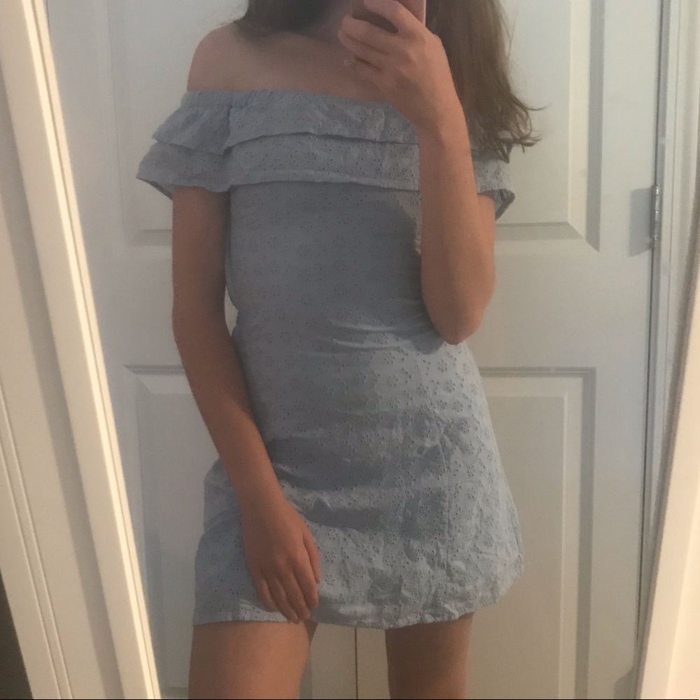 Baby blue flower imprinted tight H&M mini dress.